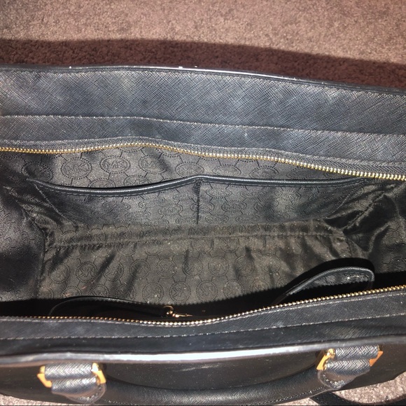 Michael Kors Purse - Picture 4 of 4